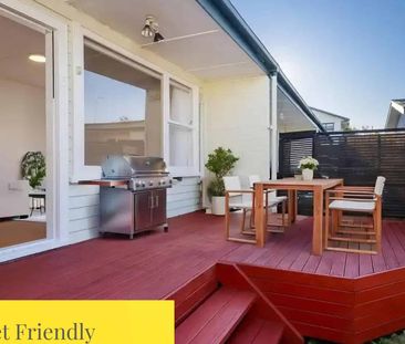 Sunny two bedroom home with north-facing deck! - Photo 5