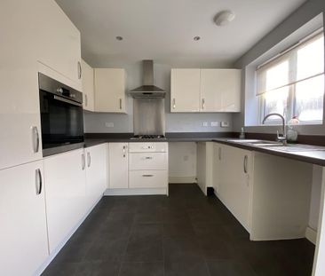 3 bedroom terraced house to rent - Photo 4