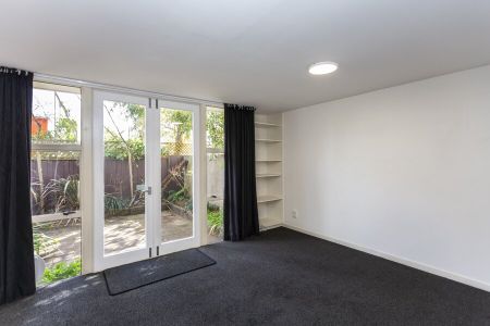 2-Bedroom Townhouse with Private Courtyard in Prime Christchurch Location! - Photo 4