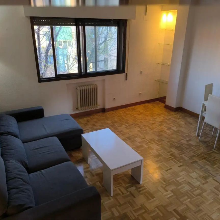 Apartamento de alquiler en Calle de Pilar Cavero, 5c, San Pascual - Photo 1