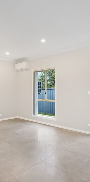 Brick, Young & Beautiful! - Photo 1