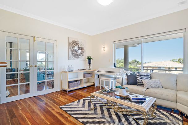 THE perfect family home in Halls Head - Photo 1