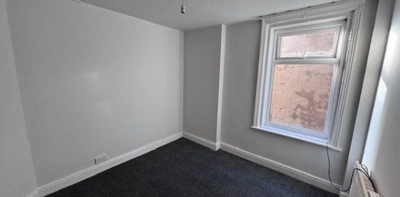 Sandridge Flats, Blackpool - Photo 2