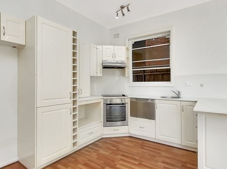 Ground Floor Two-Bedroom Apartment in Ideal Locale - Photo 3
