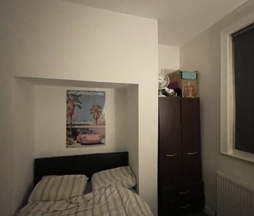 Room in a Shared House, Cardigan Road, LS6 - Photo 3