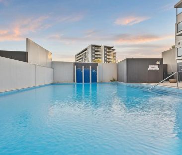 Furnished Apartment with Breathtaking Views & Resort-Style Amenities - Photo 4