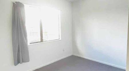 Spacious 2 Bedroom - Photo 3