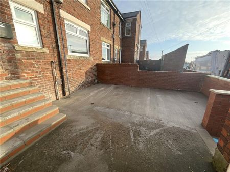 2 bedroom terraced house to rent - Photo 4