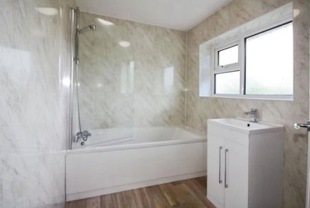 2 bedroom maisonette to rent - Photo 4