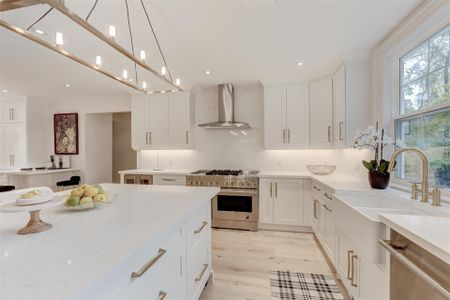 For Lease - 317 Gloucester Avenue, Oakville, Ontario - Photo 2