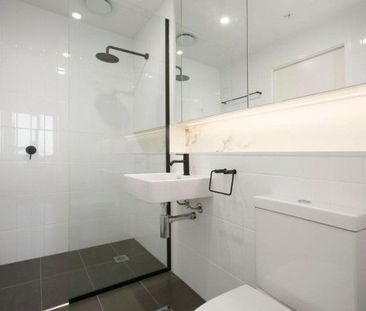 Unfurnished 1 Bedroom 1 Bathroom / 1 Car Apt - Photo 6