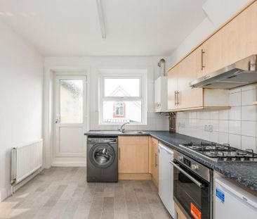 3 bedroom apartment to rent - Photo 4