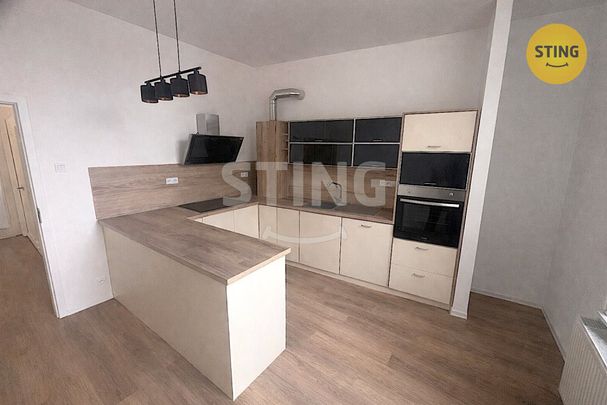 Byt 2+1 k pronájmu, Opava / Předměstí, ulice Na Rybníčku - Fotografie 1