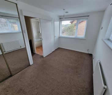 Bryn Nant, CAERPHILLY - Photo 2