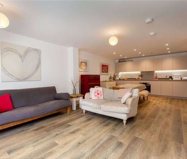 An attractive two bedroom maisonette found on the south side of Tun... - Photo 6