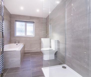 2 bedroom semi-detached house to rent - Photo 6