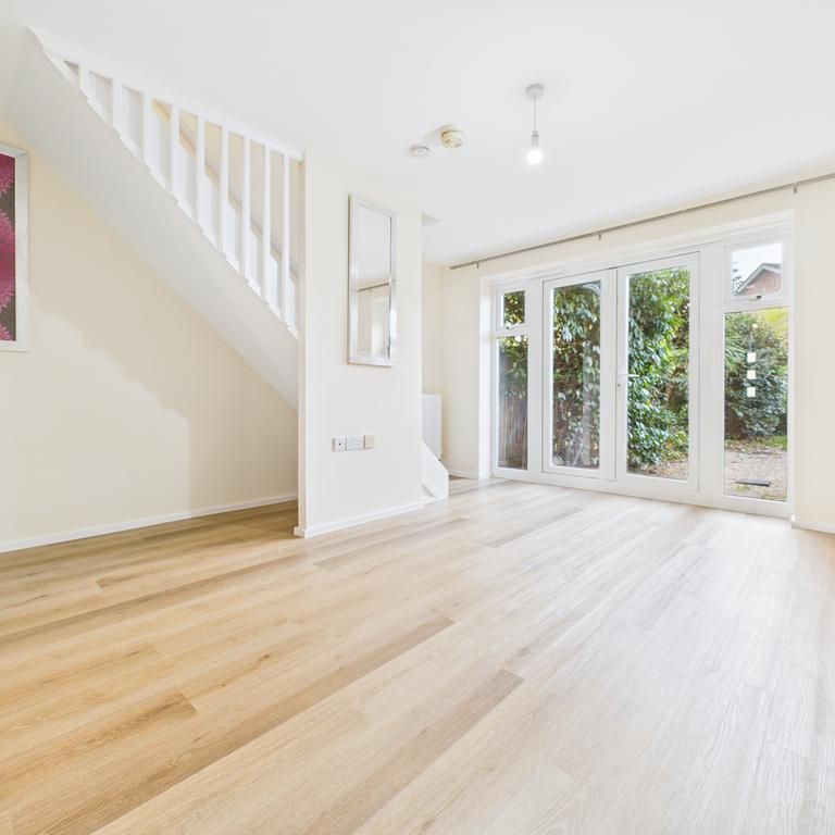 2 bedroom terraced house to rent - Photo 1