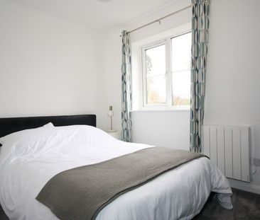 Bluebell Rise, Lightwater - Photo 4