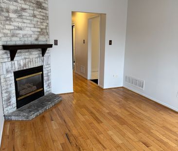 For Lease - 419 Carruthers Avenue, Newmarket, Ontario - Photo 1