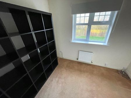 4 bedroom detached house to rent - Photo 2