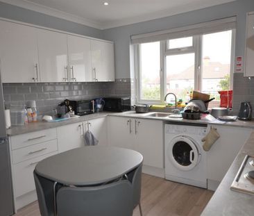 1 bedroom Flat To Let - Photo 2