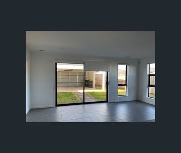 Quiet Corner Townhouse! - Photo 1