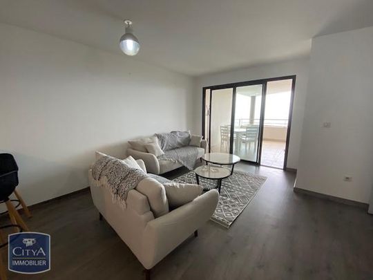 Location Appartement 3 pièces 72m² ST DENIS 97400 - Photo 1