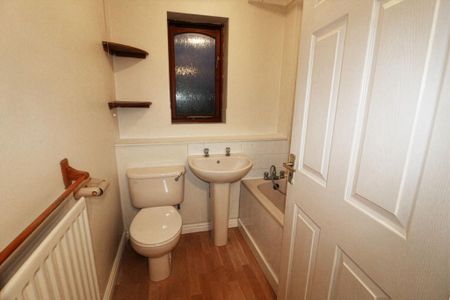 2 bedroom terraced house to rent - Photo 5