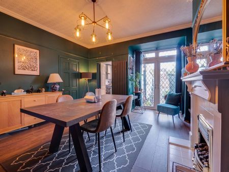 3 Bed Terraced House, Culcheth Lane, M40 - Photo 3