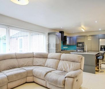 4 bedroom semi-detached house to rent - Photo 3