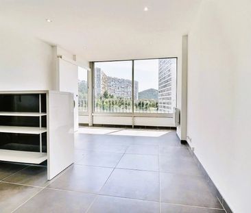 Location Appartement 2 pièces 40m² MARSEILLE 9ème - Photo 4