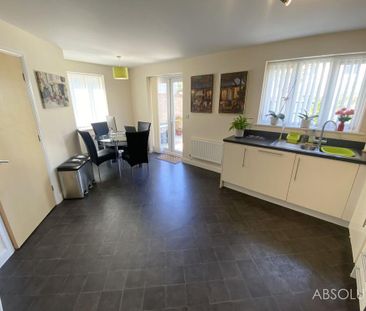 3 bedroom detached house to rent - Photo 6