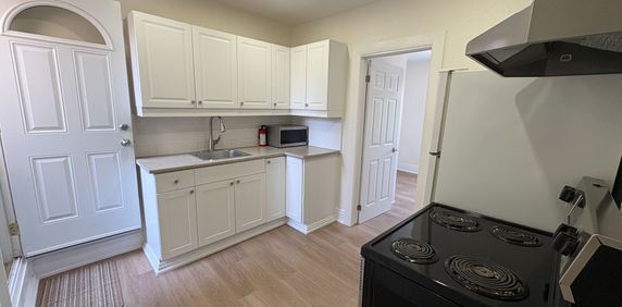 For Lease - 1611 Bayview Avenue Unit# A, Toronto, Ontario - Photo 2