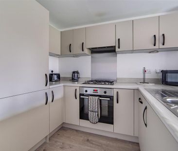 2 bedroom end of terrace house to rent - Photo 6