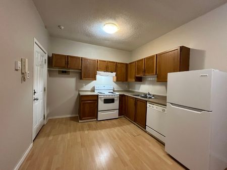 #101 – 2191 West 1st Avenue, Vancouver Bc V6k 1e7 - Photo 4