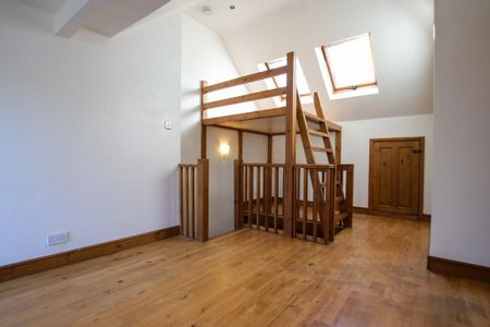 3 bedroom chalet to rent - Photo 3