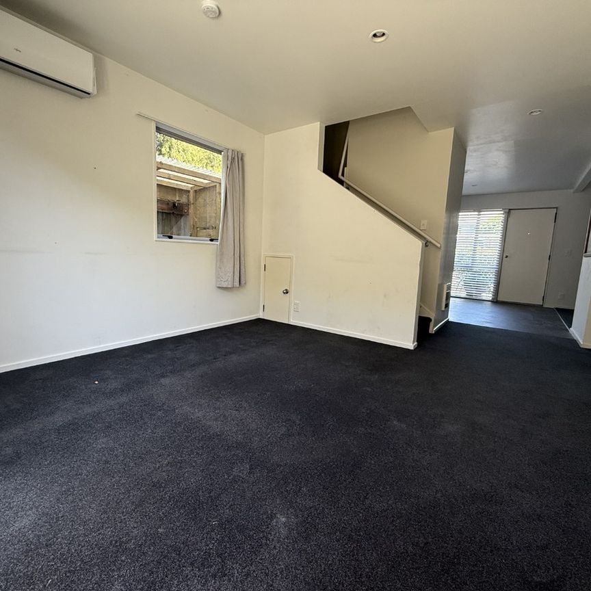 Spacious 5 Bedroom Home in Addington - Photo 1