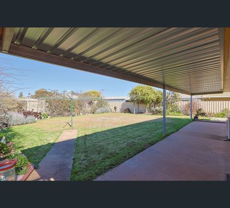 10 Le Pedeleure Avenue, Mildura, Vic 3500 - Photo 3