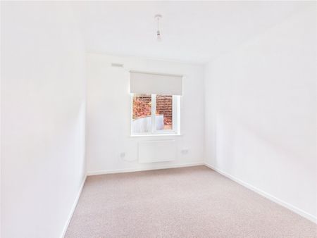 Highgrove Street, - Photo 3