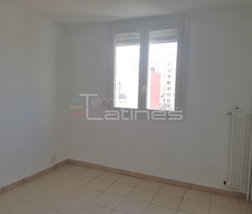 Location Appartement 4 pièces 69m² NIMES 30000 - Photo 6