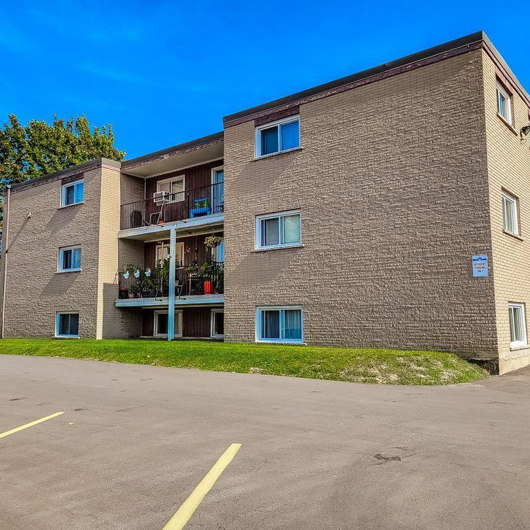 Doubletree Apts - ALL INCLUSIVE - Photo 1