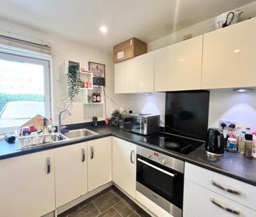 1 bedroom in a house share to rent - Photo 4