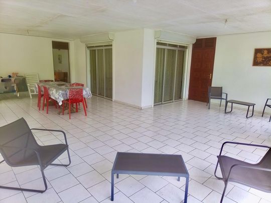 Location Appartement 4 pièces Meublé 93m² LE GOSIER 97190 - Photo 1