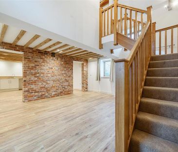 3 bedroom barn conversion to rent - Photo 1