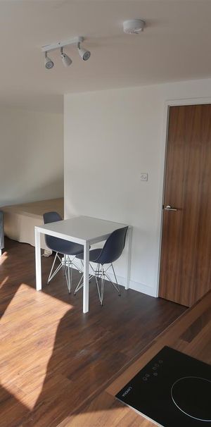 Flat 3 Hill House, Bournemouth BH1 - Photo 1