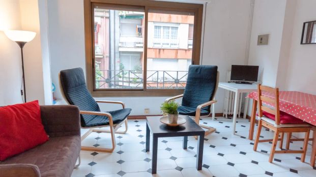 Room in a shared 5-bedroom apartment for rent in El Putget i Farró. - Photo 1
