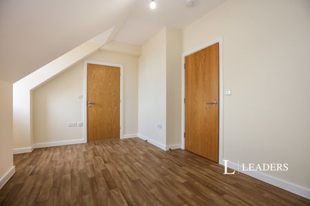 2 bedroom apartment to rent St. Peters Gardens, Marefair, Northampton, Northamptonshire, NN1 - Photo 2