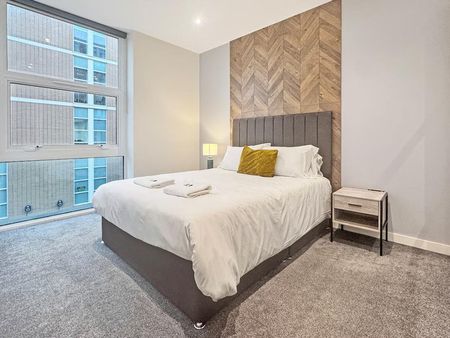 Silbury Boulevard - Photo 3