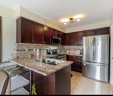 For Lease - 31 Quailvalley Drive, Brampton, Ontario - Photo 3