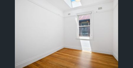 Character filled semi in premier setting - Photo 5